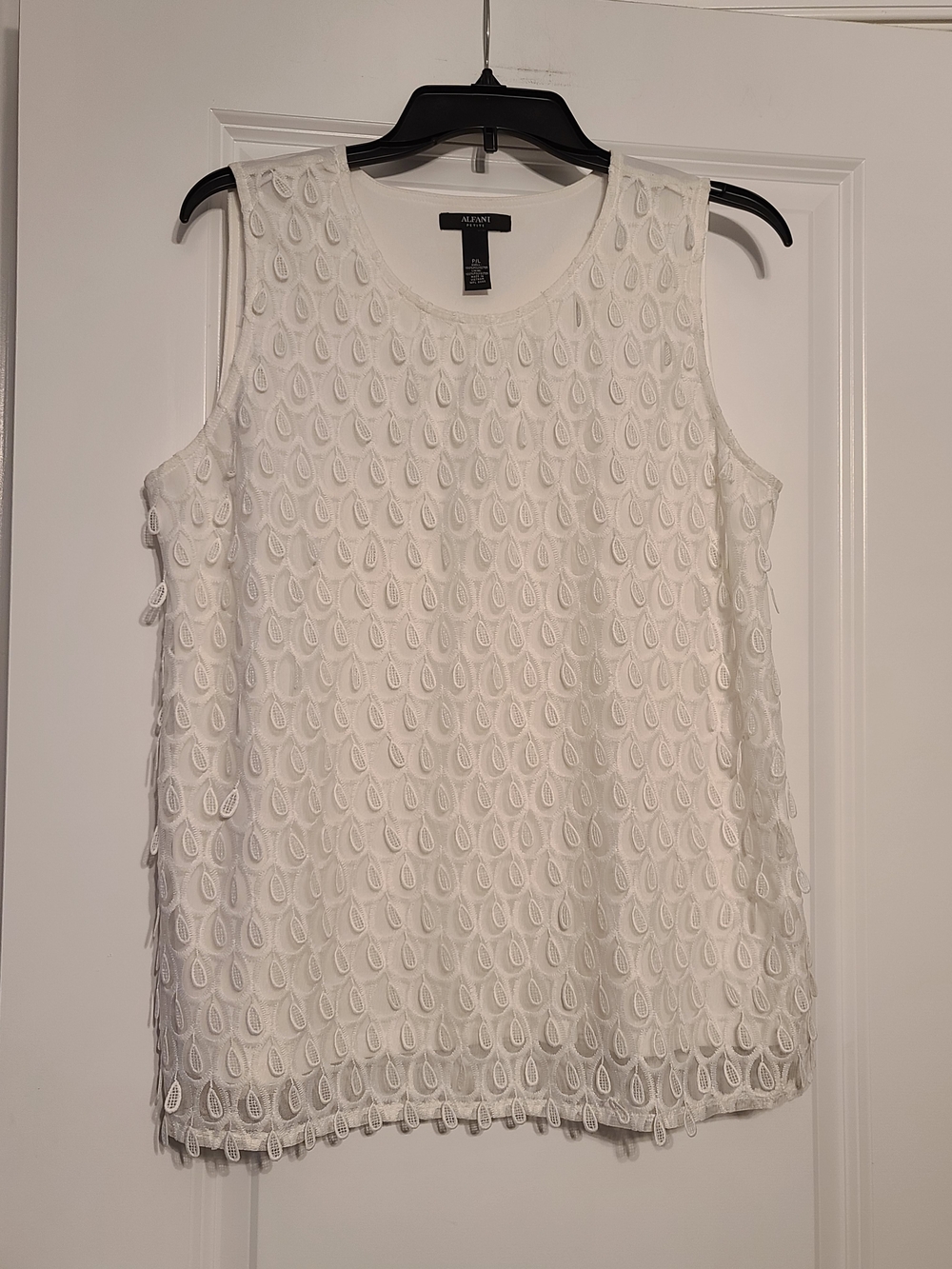 Alfani Women's Sz Petite Large, White Sleeveless Teardrop Embroidered Shell Top
